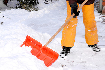 Winterdienst, Schnee schippen und Salz streuen in Mönchengladbach und Düsseldorf